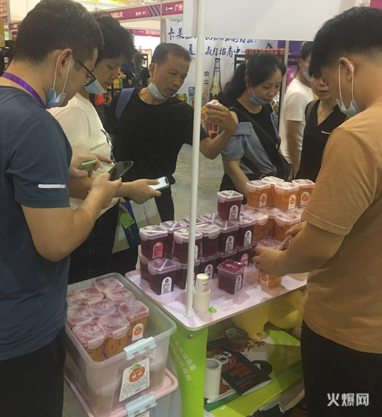 10年經(jīng)營(yíng)屢創(chuàng)暢銷(xiāo)奇跡,這款與眾不同的果肉飲品銷(xiāo)量逐月上漲! 10年經(jīng)營(yíng)屢創(chuàng)暢銷(xiāo)奇跡,這款與眾不同的果肉飲品銷(xiāo)量逐月上漲!