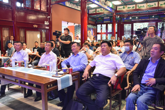 領導及嘉賓出席會議 領導及嘉賓出席會議