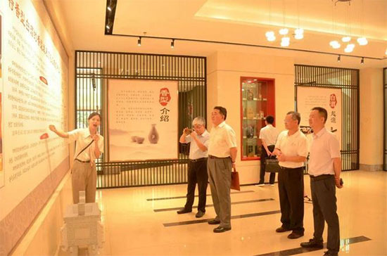 品類多樣化趨勢來臨,四特酒用“傳統(tǒng)”和“現(xiàn)代”講好江西白酒故事 品類多樣化趨勢來臨,四特酒用“傳統(tǒng)”和“現(xiàn)代”講好江西白酒故事